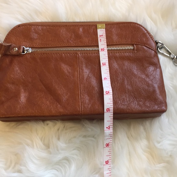 Like new Lecxci leather wristlet/crossbody bag - Picture 7 of 8